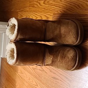 Ugg Women's Classic Short Boots - Chestnut